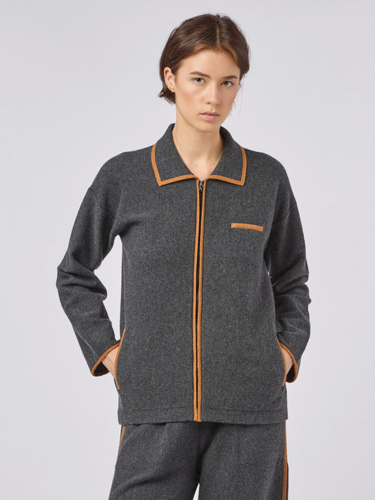 Cardigan zippato con collo camicia, inserti in contrasto, tasche e taschino grafite mel 240b14_fw241b_425425