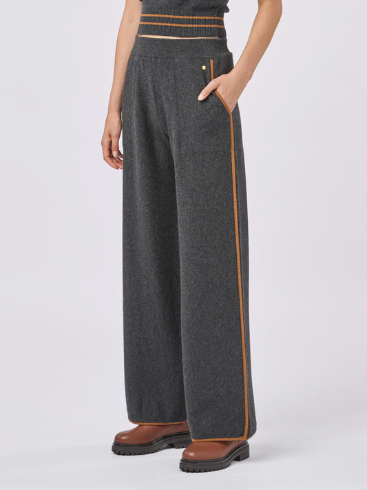 Trousers with pockets and contrasting profile graphite 240b15_fw241b_425425