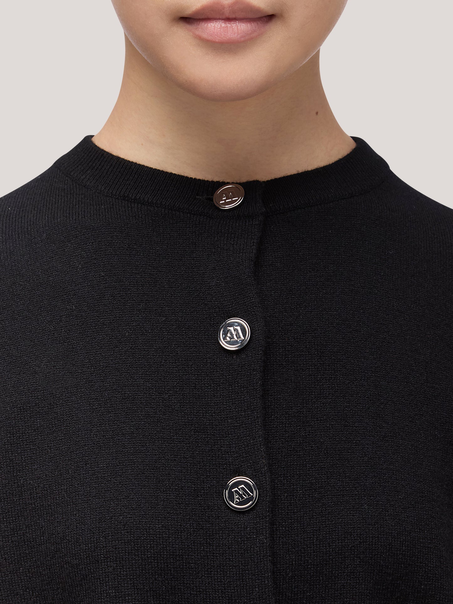 Korean women's long-sleeved sweater with jewel buttons black 250a11_fw25-3_096ner 68160292028742