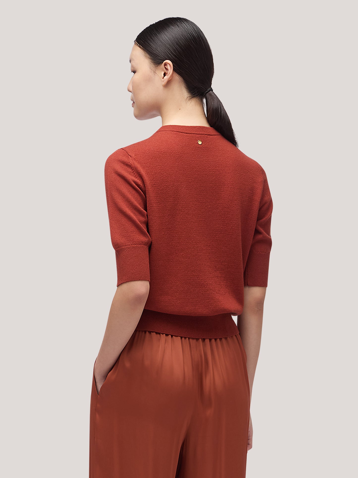 Women's crew neck sweater with elbow-length sleeves and ribbed edges copper 250a12_fw25-3_677ram 68160228819270