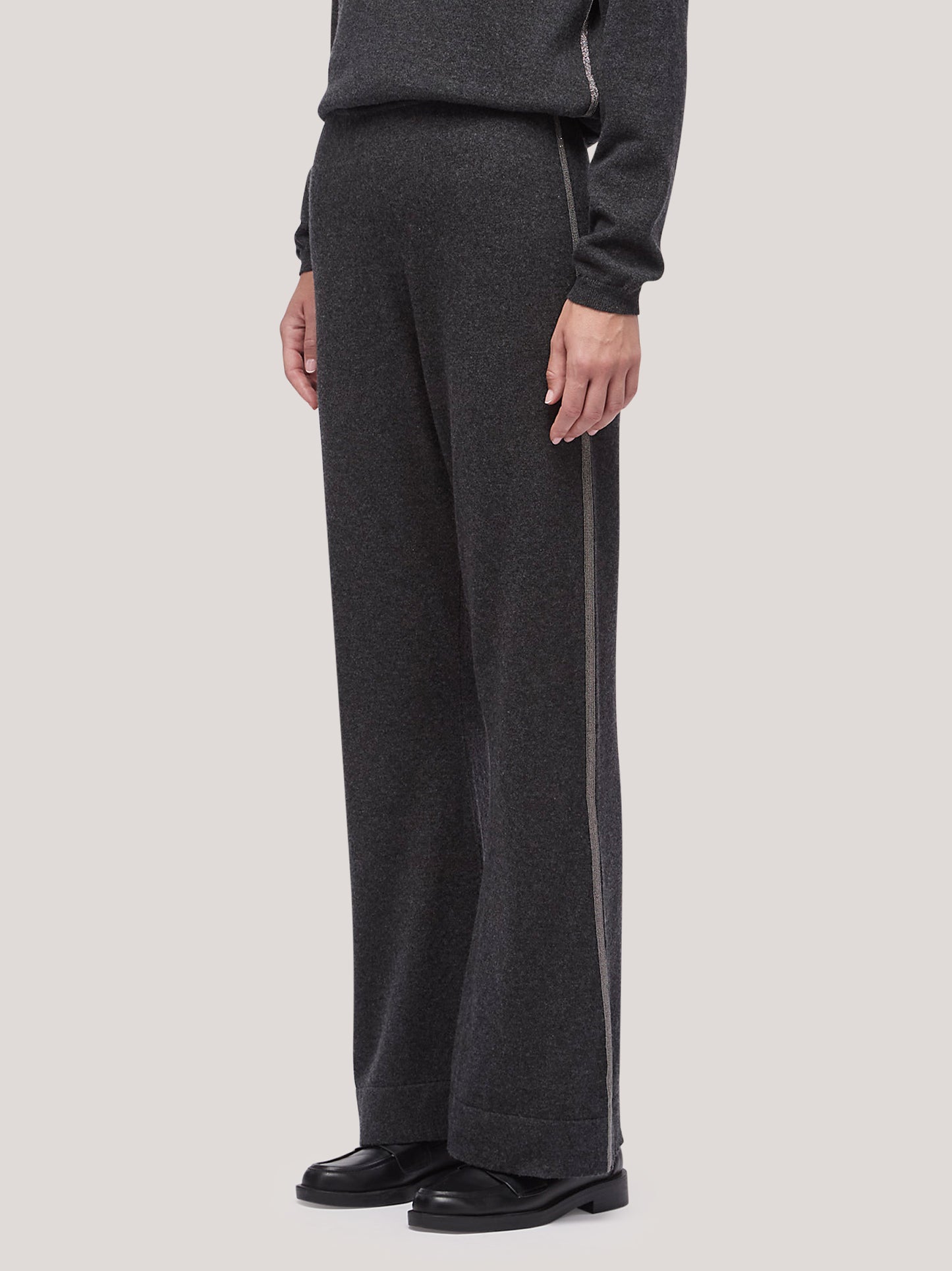 Pantalone donna ampio con catenella sui fianchi grafite mel 250a28_fw25-3_425gra 68054282928454