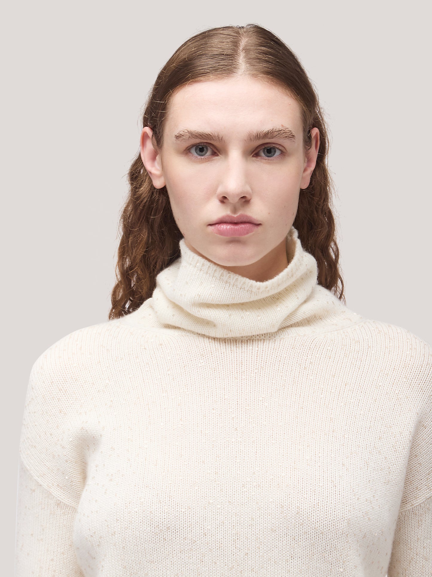 Maglia donna collo in piedi manica lunga, applicazione paillettes bianco con oro 250f31_fw256a_217bor 68148177568070
