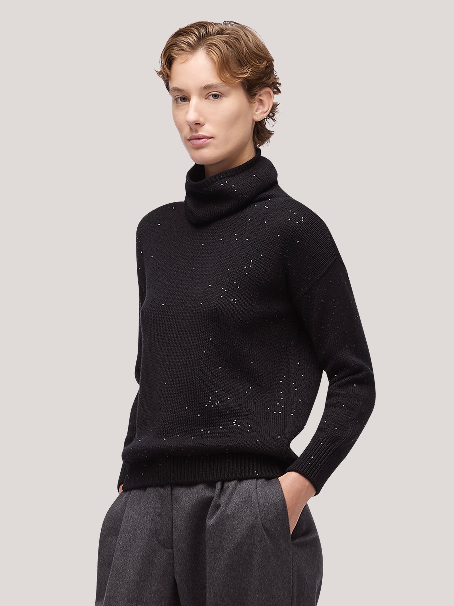 Maglia donna collo in piedi manica lunga, applicazione paillettes nero 250f31_fw256a_096ner 68148181598534