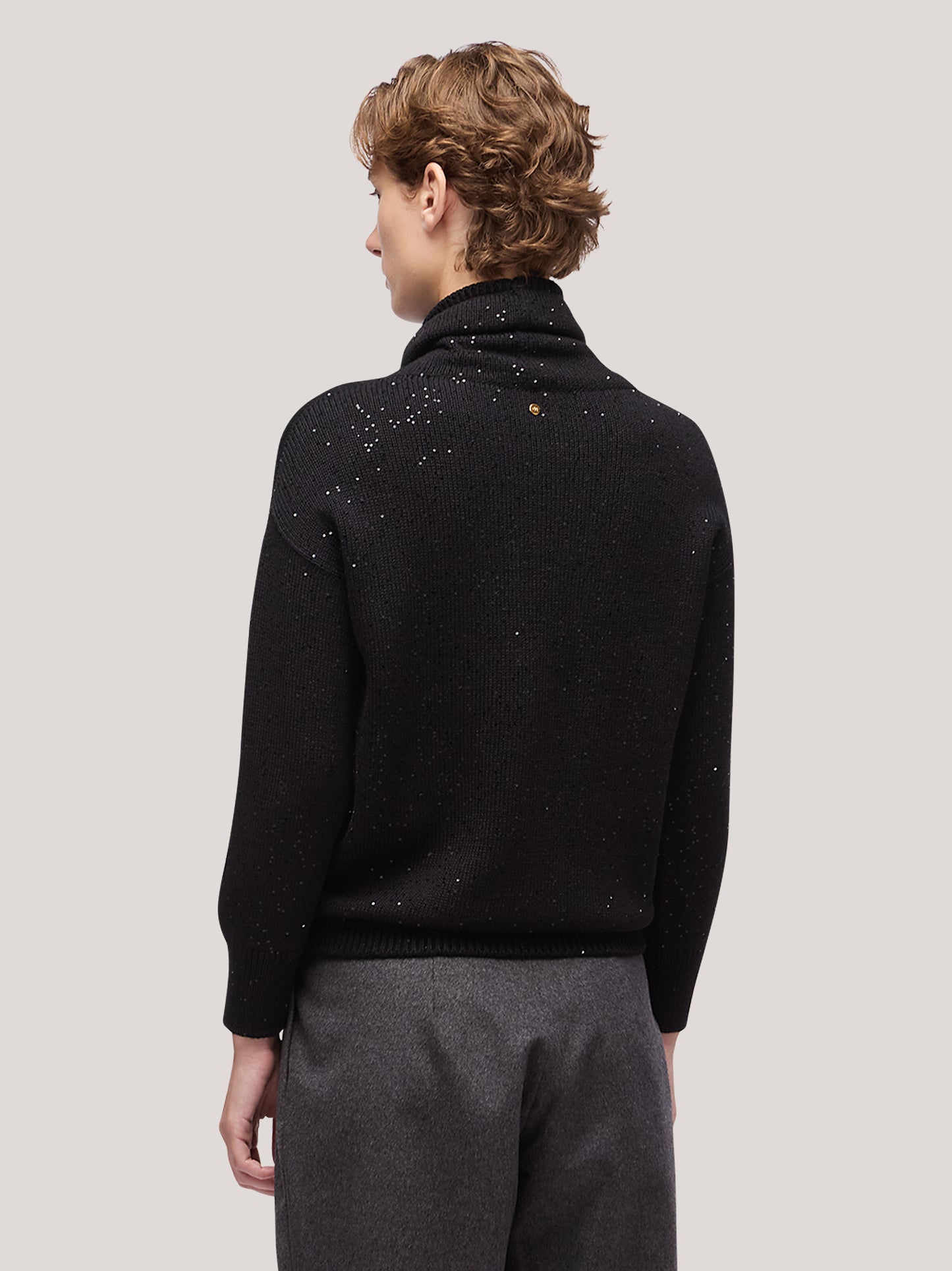 Maglia donna collo in piedi manica lunga, applicazione paillettes nero 250f31_fw256a_096ner 68148181631302