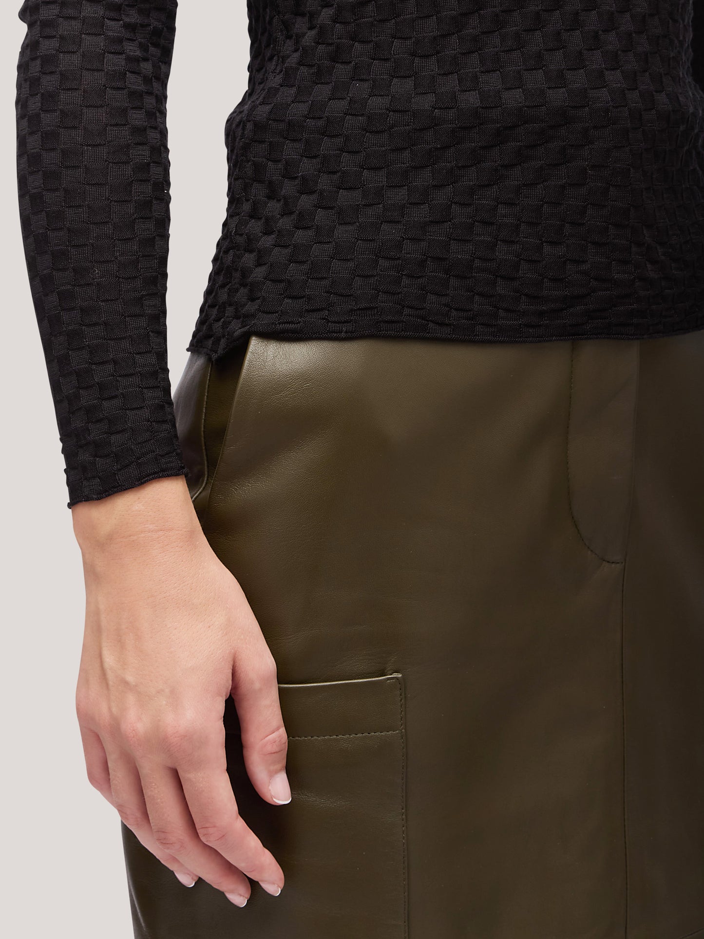 Maglia donna collo alto manica lunga, lavorazione damier nero 250h33_fw251b_096ner 68147939901766