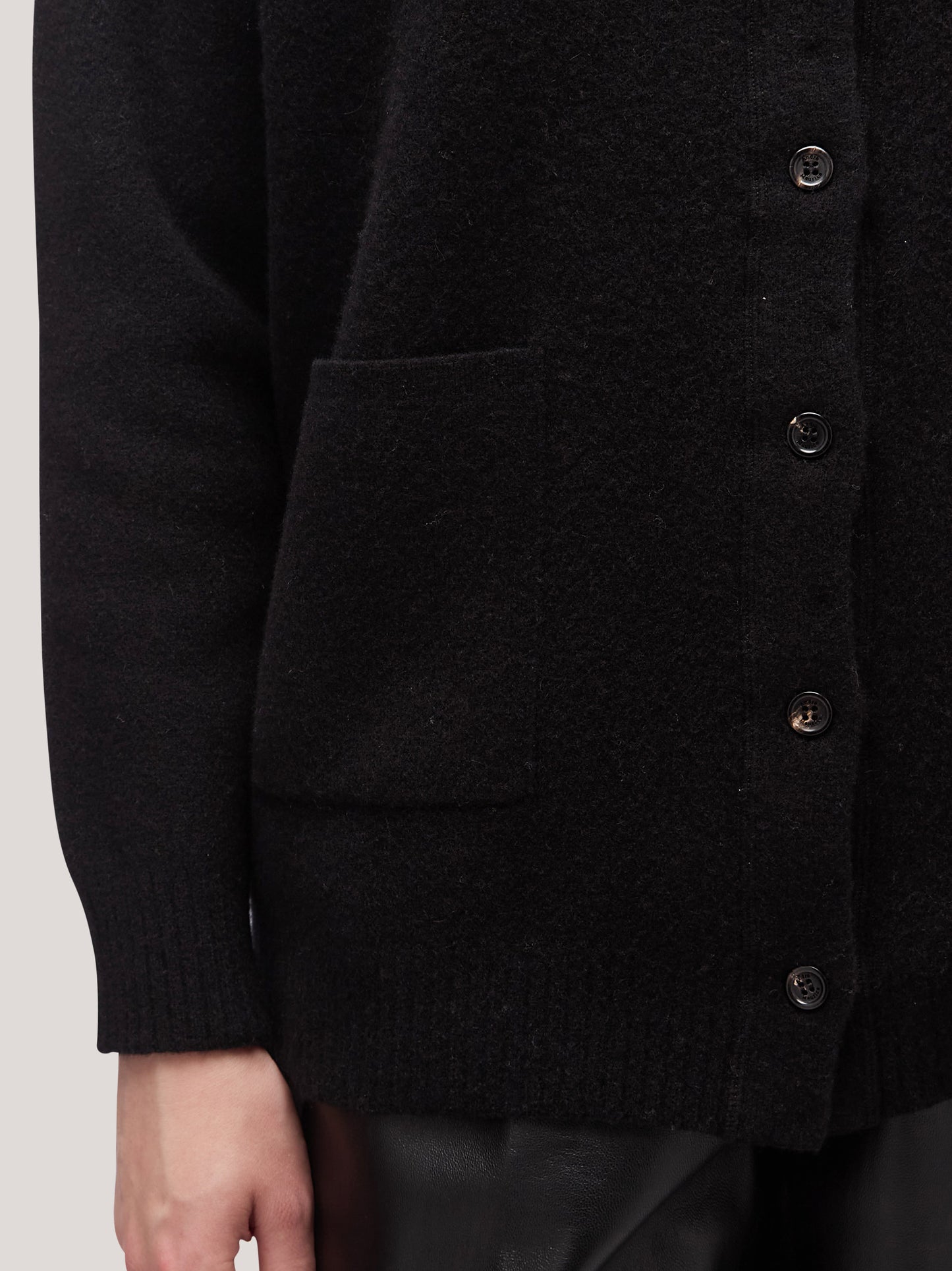 Maglia cardigan donna con tasche, manica lunga, punto milano black 250r13_fw25-7_096bla 68147188433222