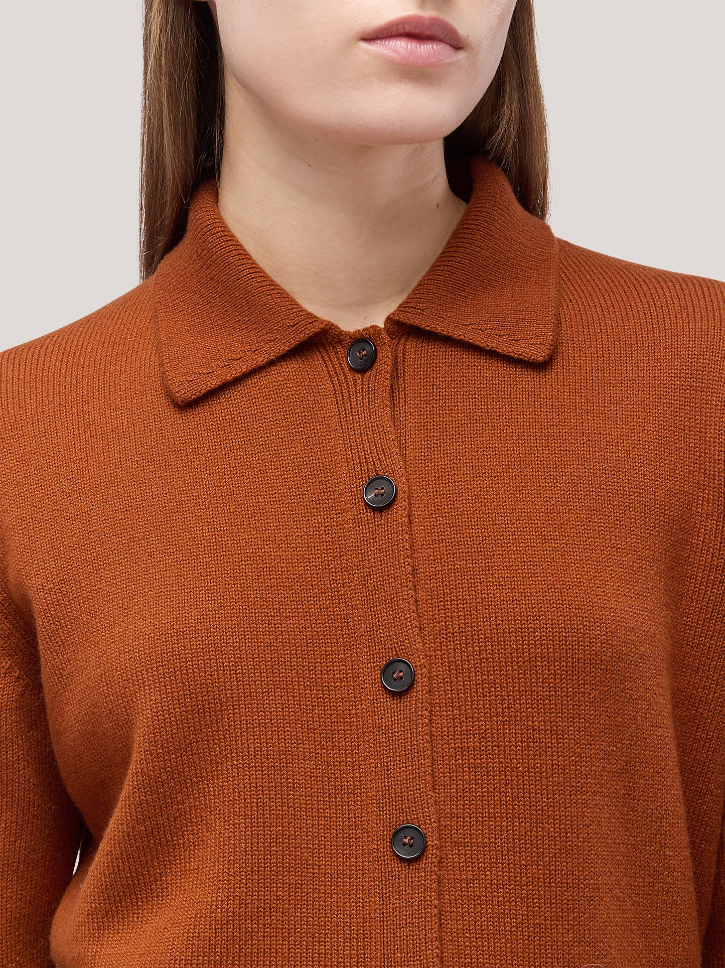 Cardigan con colletto a camicia in Essential cashmere vulcano 260a54_fw26-3_104vul 74707132809542