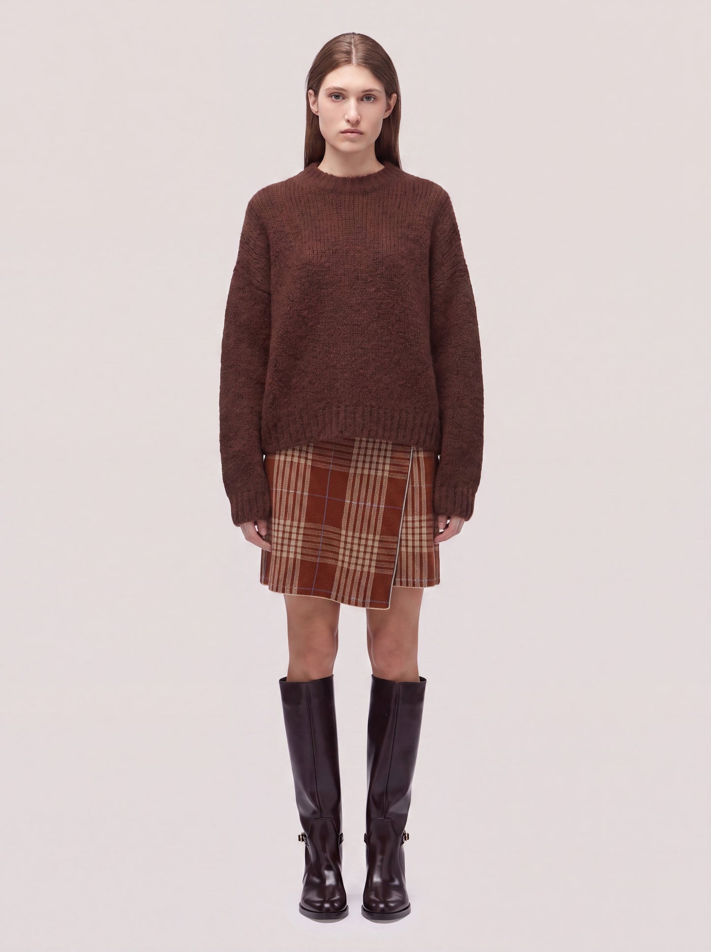 Maglia girocollo in Cocooning cashmere noce 260b00_fw26-2_492noc 74729397944646