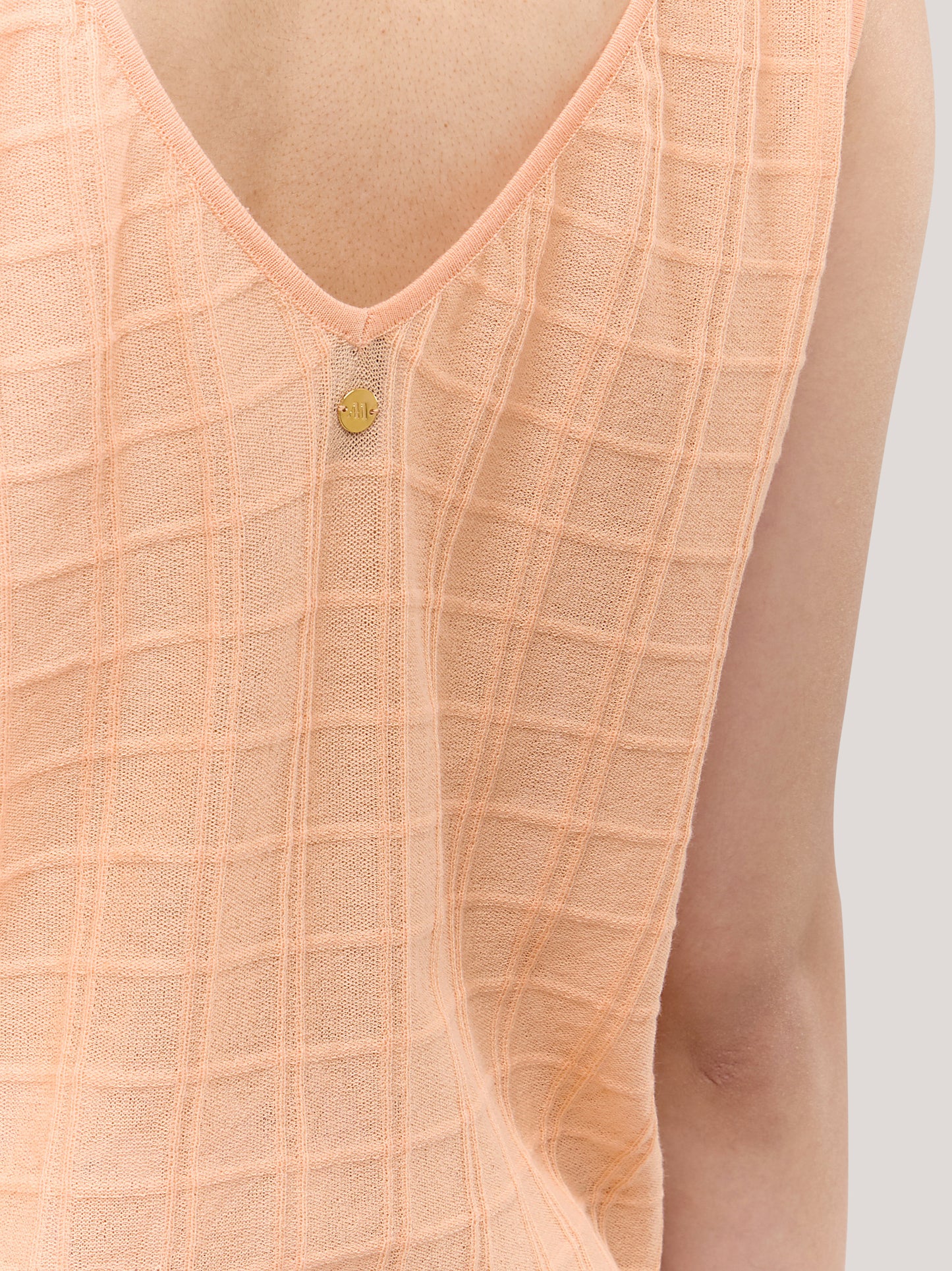 Maglia smanicata con scollo a V in quadrillage trasparente sour 260w01_ss262c_888sou 72835630399814