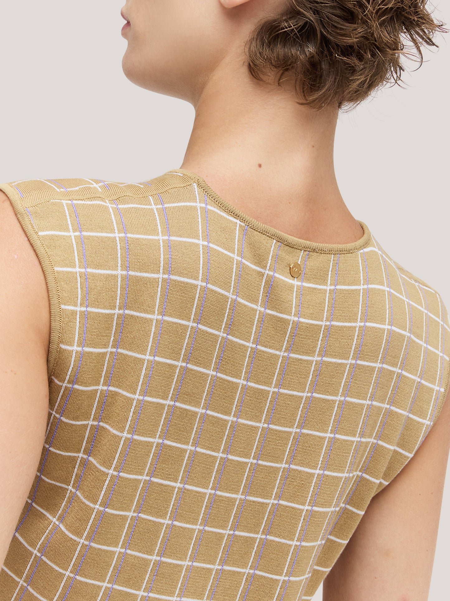 Maglia smanicata a paricollo con motivo quadrillage sable 260w42_ss263b_310sab 72836526539078