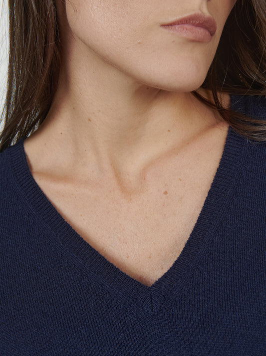 Cashmere V-neck sweater - Cashmere V-neck sweater alt - 002