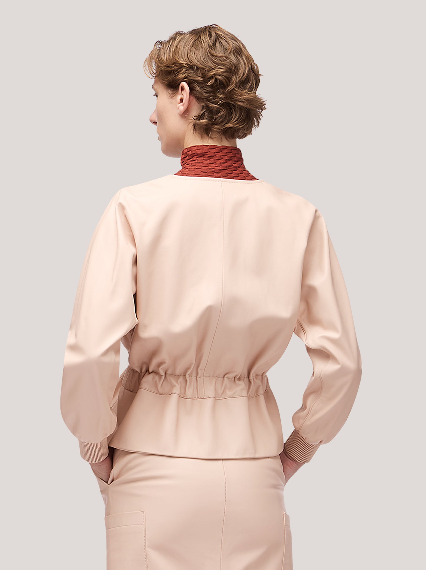 Giacca donna in pelle con coulisse in vita cipria cpa073_f2515a_ci0001 68145850843462
