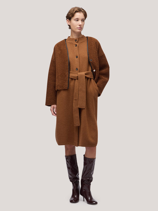 Giacca donna crop in montone tabacco cpa074_f2516a_ta0001