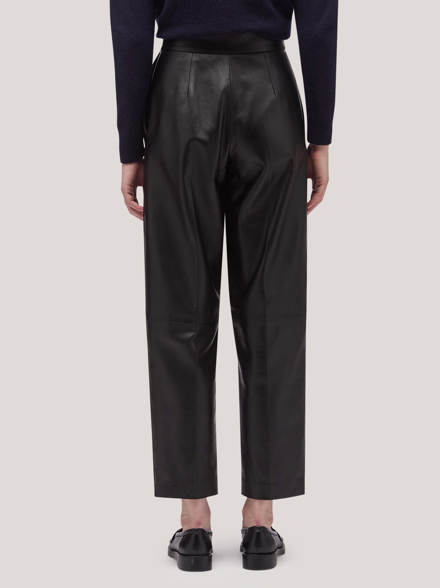 Pantalone donna a uovo in pelle nero pam193_f2515a_ne0001 68145039409478