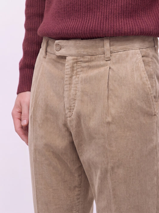 Pantalone relaxed da uomo con pences in velluto - Pantalone relaxed da uomo con pences in velluto alt - 002