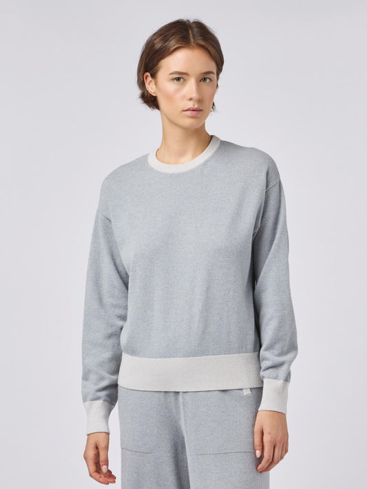 Maglia girocollo con dettaglio in contrasto con lurex misty grey /nuage 240b00_fw245a_j43j43
