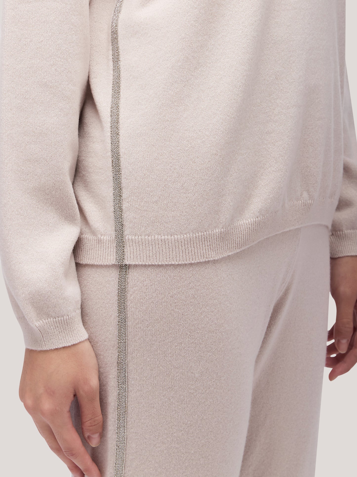 Maglia donna paricollo manica lunga, catenella sul fianco beige chiaro mel 250a24_fw25-3_167bec 68160186122566
