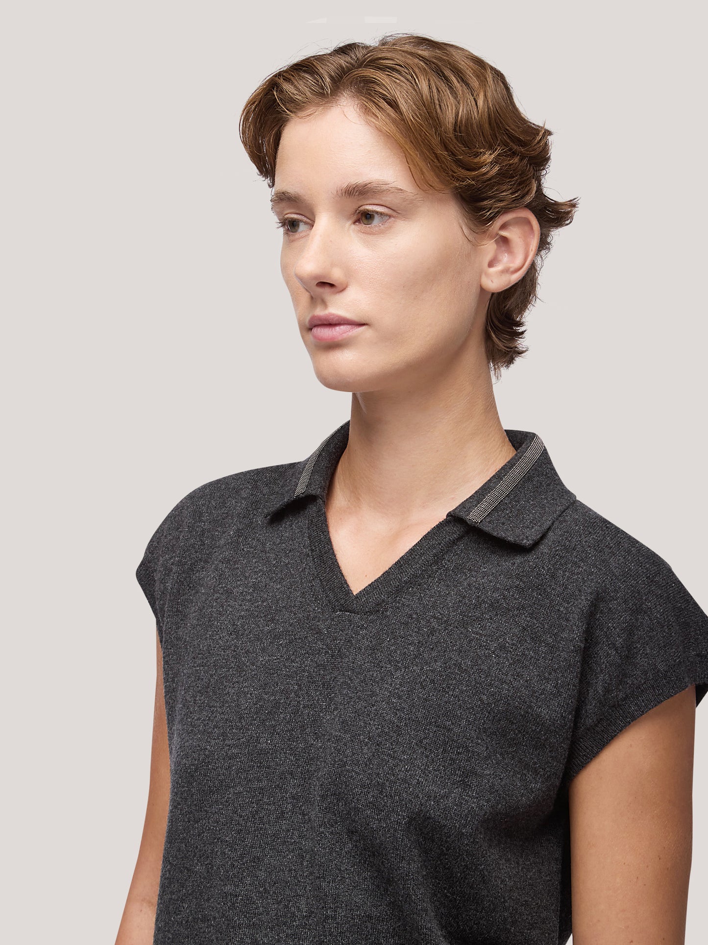 Maglia polo donna manica corta, catenella su collo grafite mel 250a25_fw25-3_425gra 68054264578374