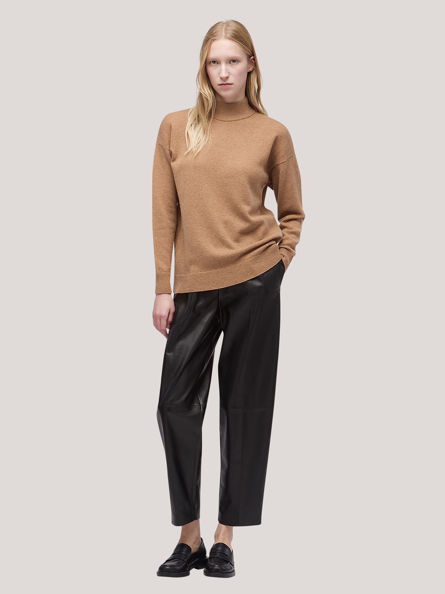 Women's long-sleeved turtleneck sweater, brushed biscuit 250a94_fw25-3_846bis 68522262954310