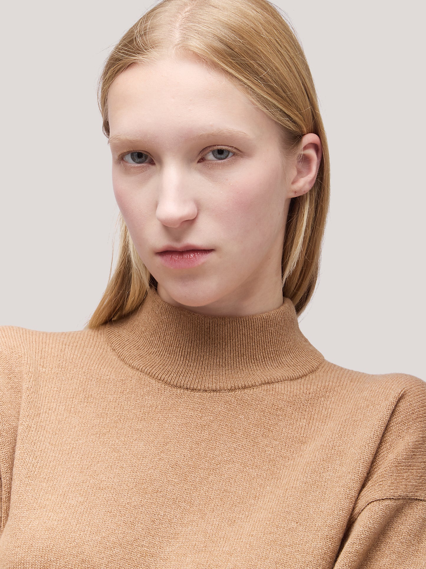 Women's long-sleeved turtleneck sweater, brushed biscuit 250a94_fw25-3_846bis 68522262888774