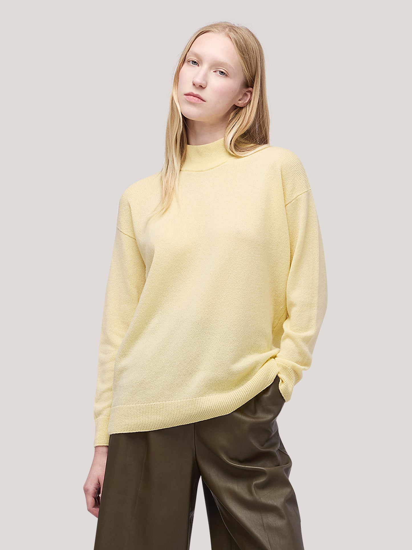 Women's long-sleeved turtleneck sweater, brushed canary 250a94_fw25-3_620can 68522272883014