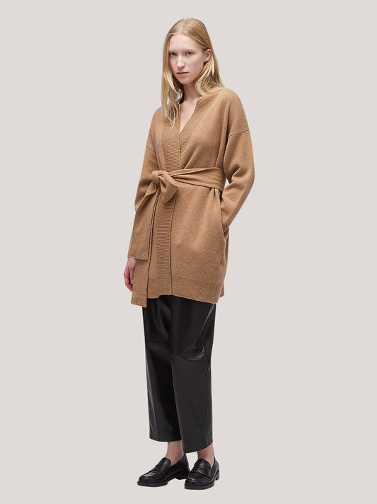 Maglia cardigan donna liste a costa, tasche e cintura, garzato biscotto 250a97_fw25-3_846bis