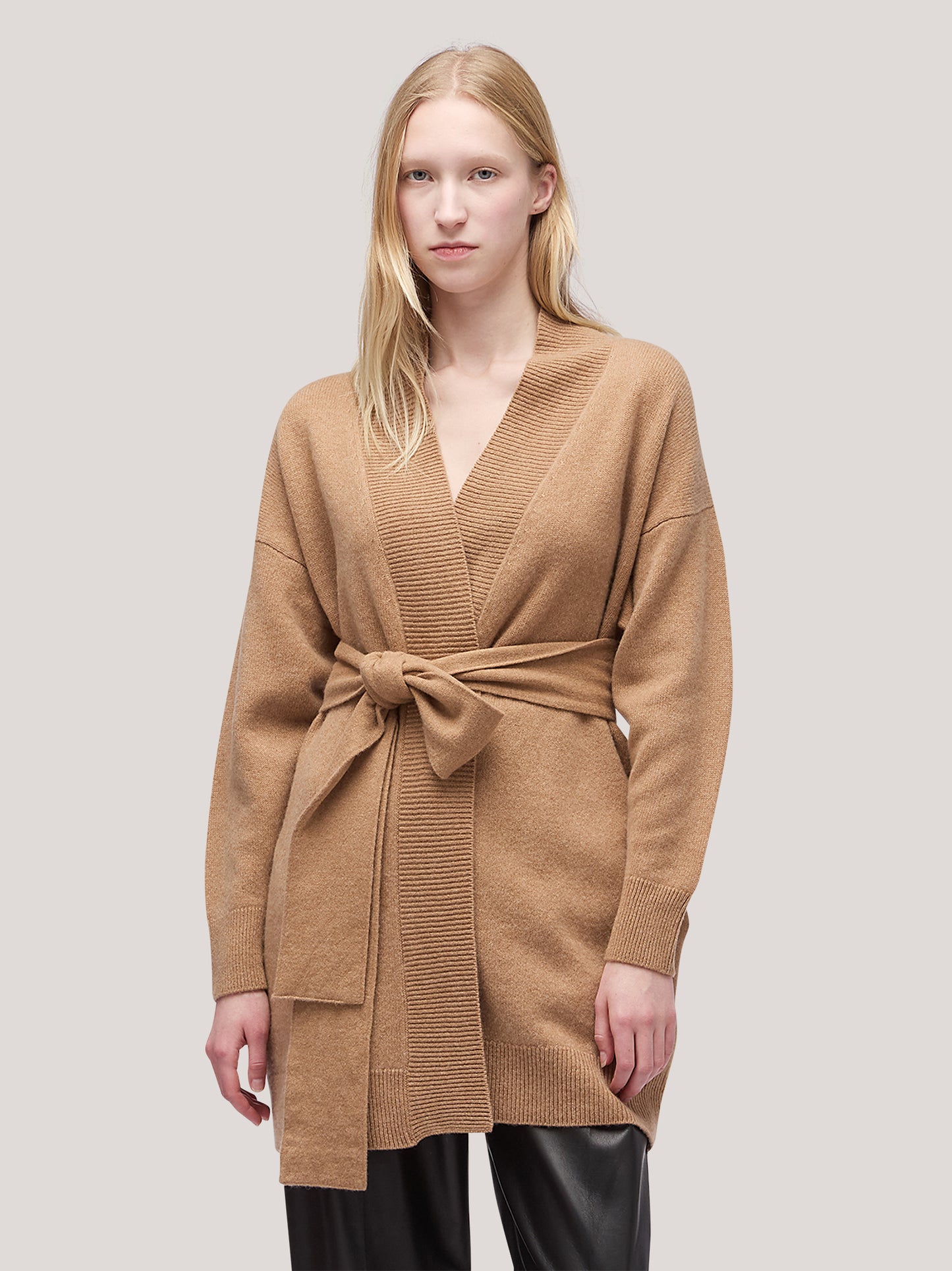 Maglia cardigan donna liste a costa, tasche e cintura, garzato biscotto 250a97_fw25-3_846bis 68522317971782