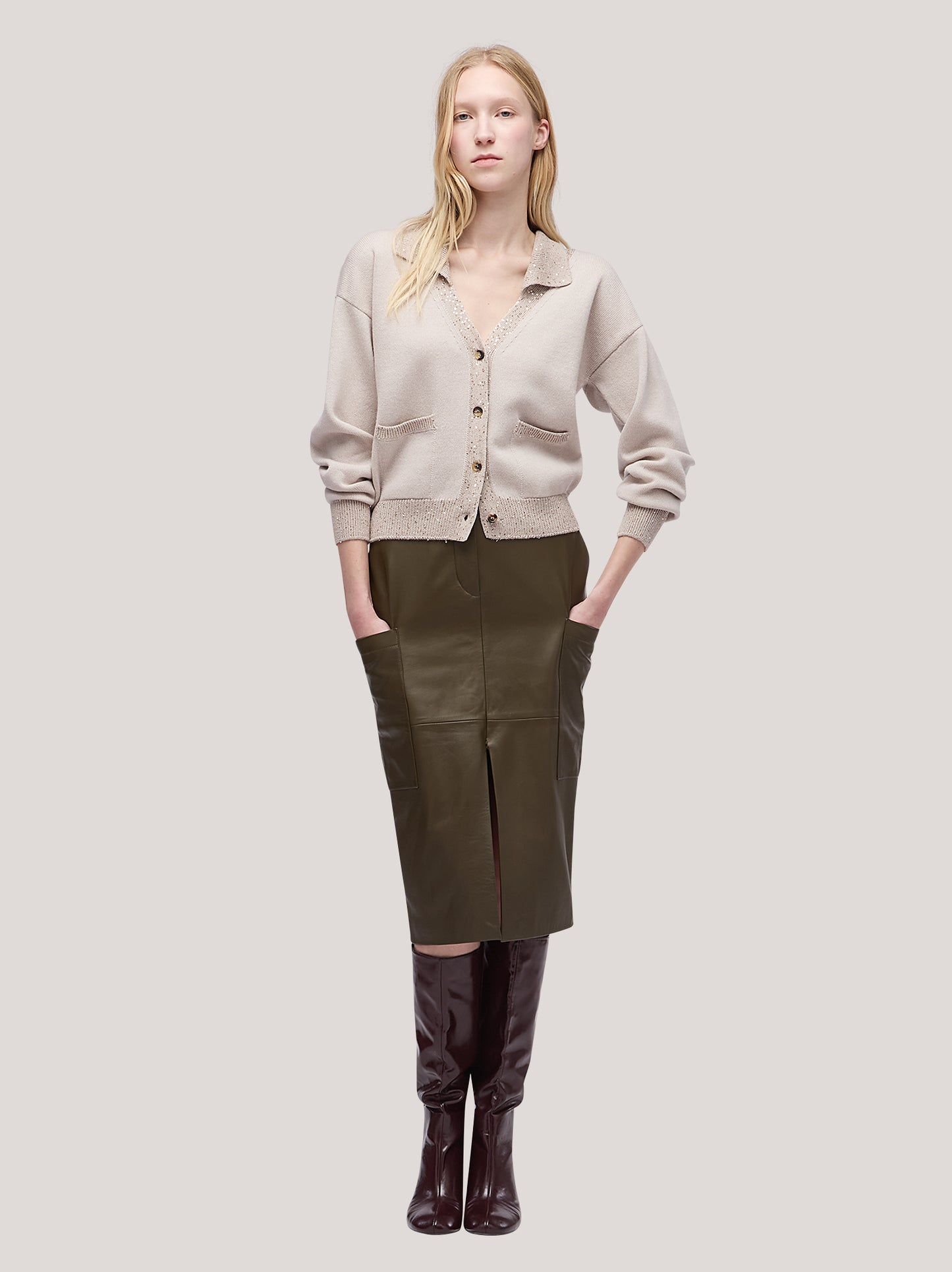 Maglia cardigan donna collo polo con tasche, inserto paillettes su bordi beige chiaro mel 250f01_fw256a_167bec 68522342121798