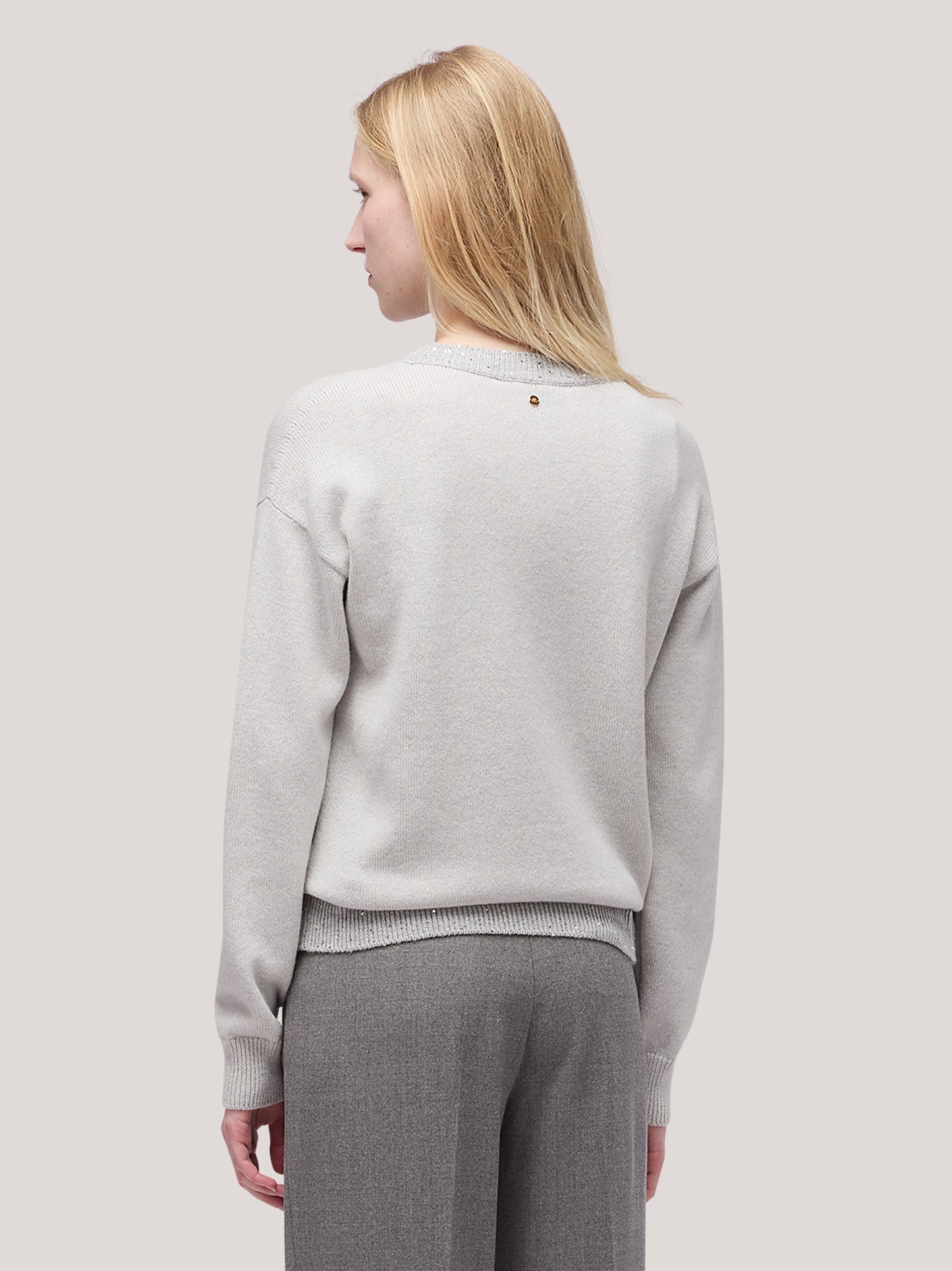 Maglia donna paricollo manica lunga con inserto paillettes su bordi grigio chiaro mel 250f03_fw256a_166grc 68522386194758