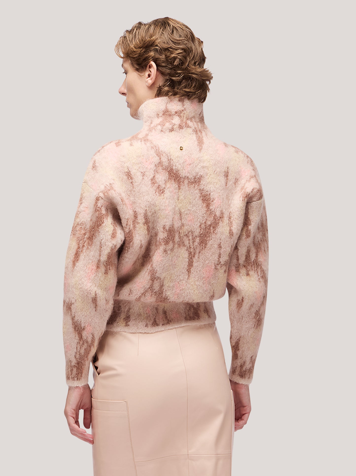 Women's stand-up collar long-sleeved sweater with a combed floral pattern white /beige 250n23_fw255c_217bia 68147712917830