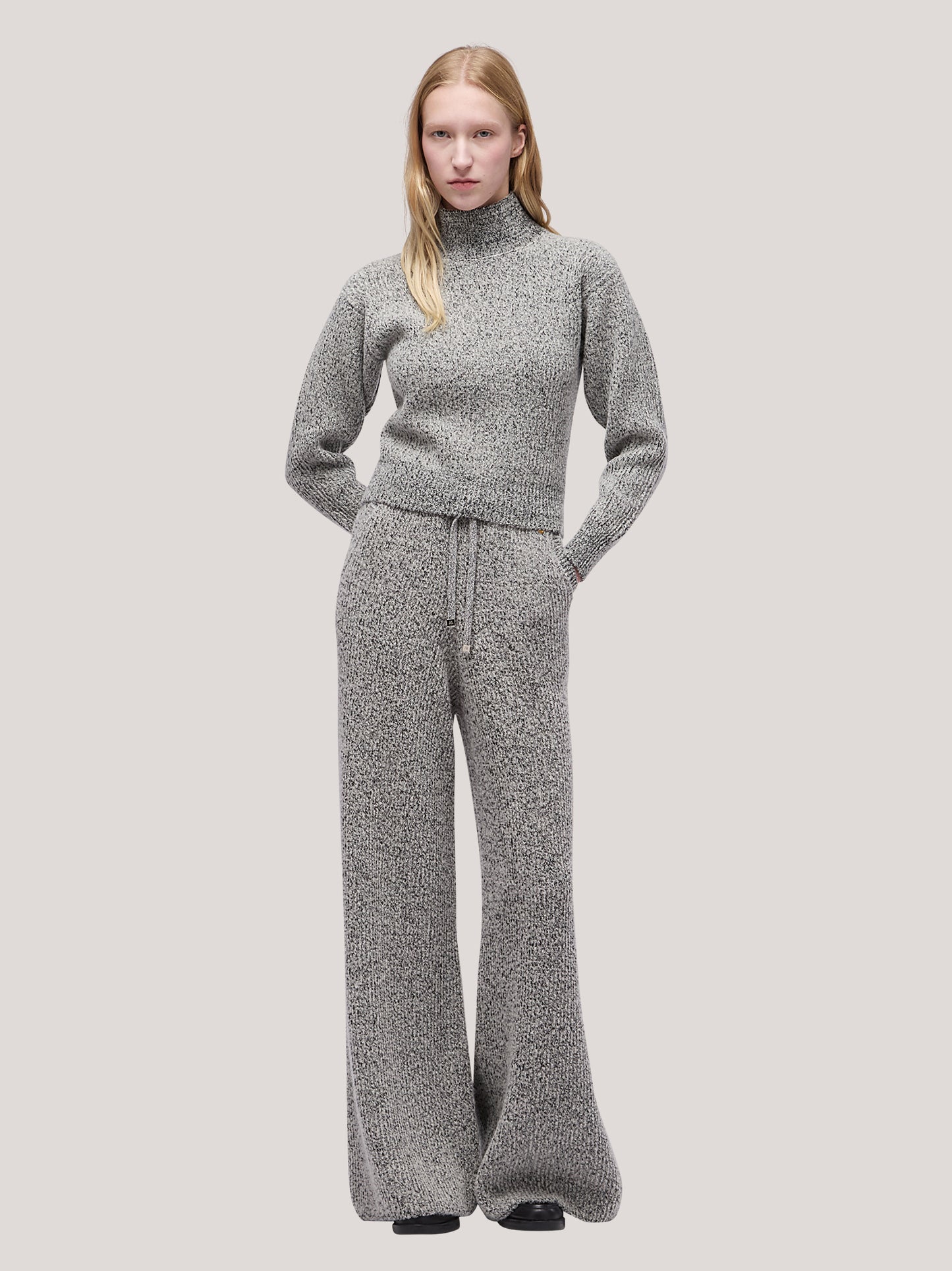 Women's long-sleeved turtleneck sweater, two-tone English rib white /black 250r95_fw259a_217bne 68521992618310