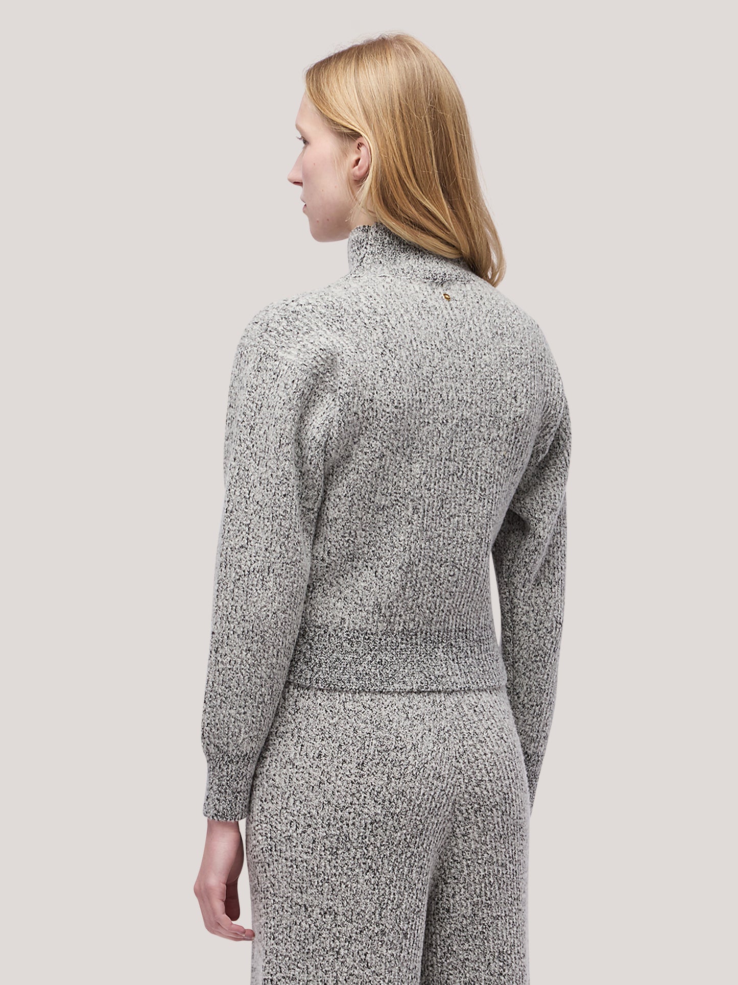 Women's long-sleeved turtleneck sweater, two-tone English rib white /black 250r95_fw259a_217bne 68521992552774