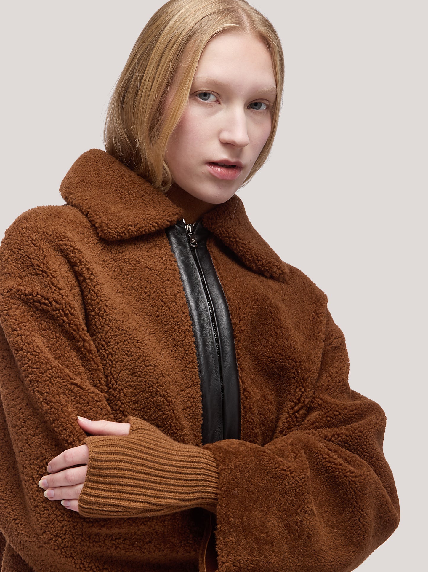 Guanti manicotti donna a costa caramel cafe 25k350_fw25-3_165car 68521951494470