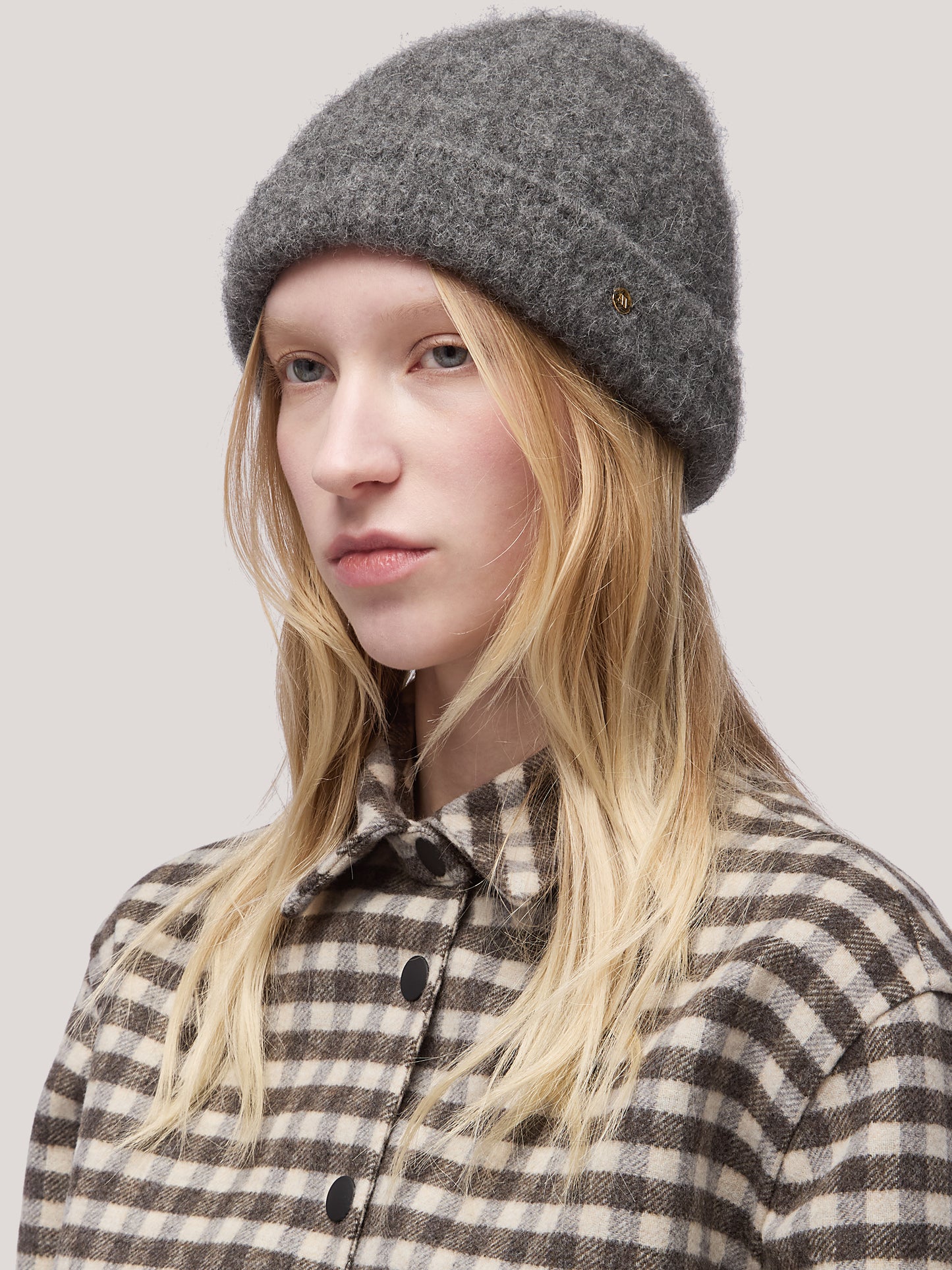 Cuffia con risvolto, hanaq acciaio 25k376_fw254a_085acc 68520872739142