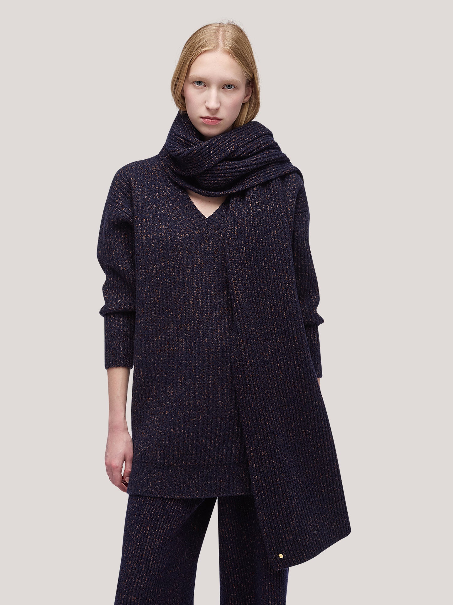 Sciarpa ampia a coste, mousse navy /caramel cafe 25k383_fw259a_u01nac 68522776723782