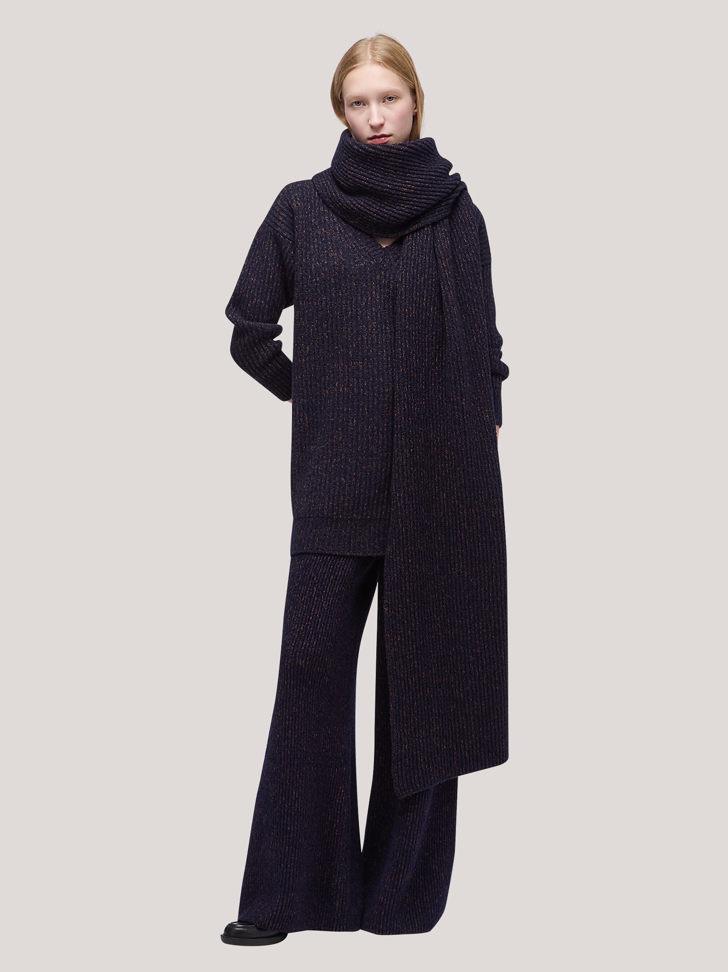 Sciarpa ampia a coste, mousse navy /caramel cafe 25k383_fw259a_u01nac 68522777346374