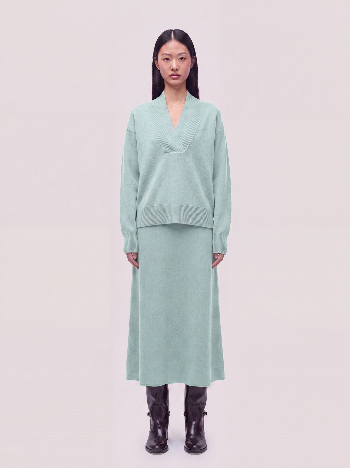 Long-sleeved crossover V-neck sweater in Essential Cashmere bud 260a53_fw26-3_108ger 74707186975046