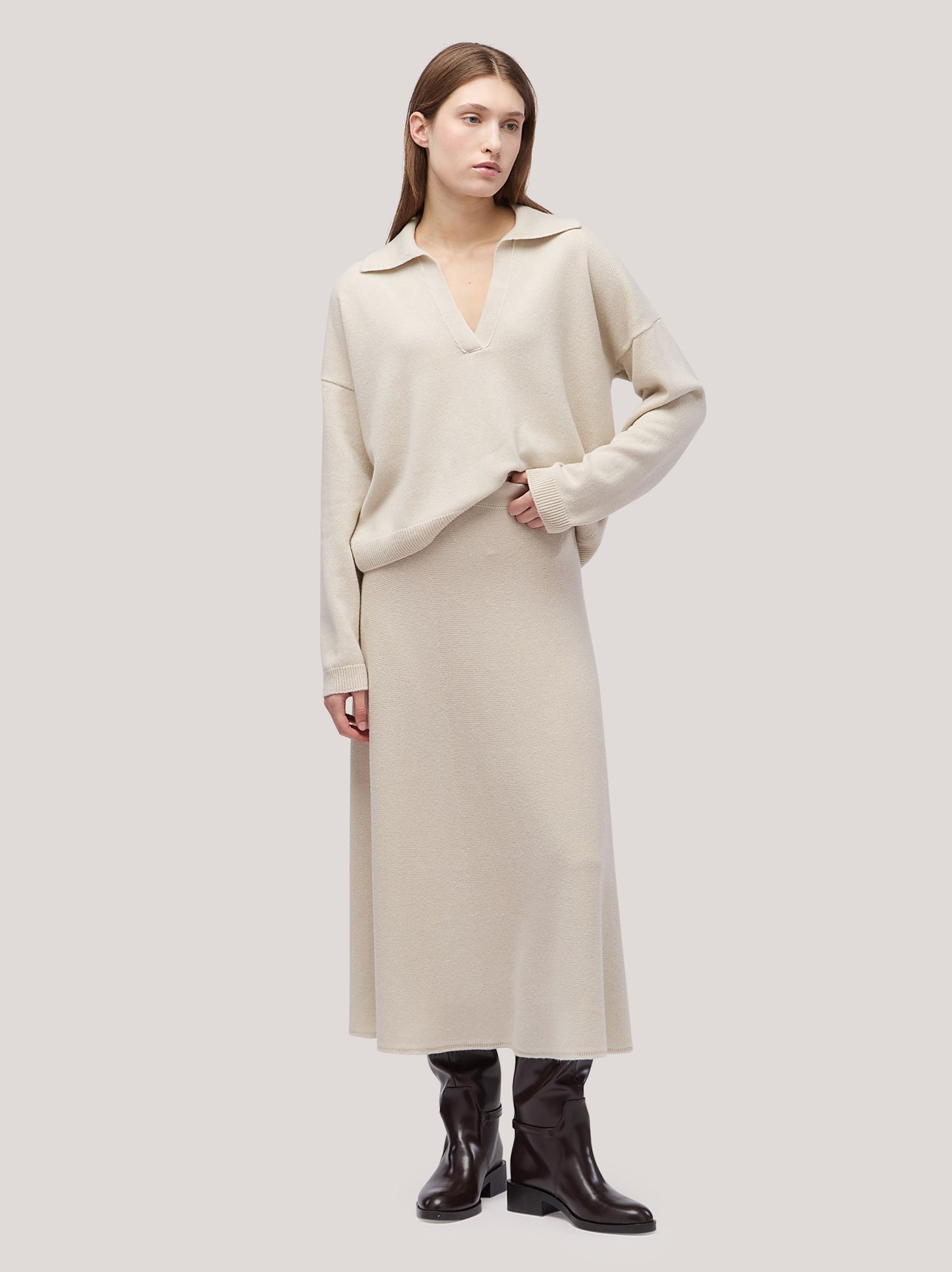 Long skirt in Essential Cashmere moon 260a62_fw26-3_106lun 74256046588230