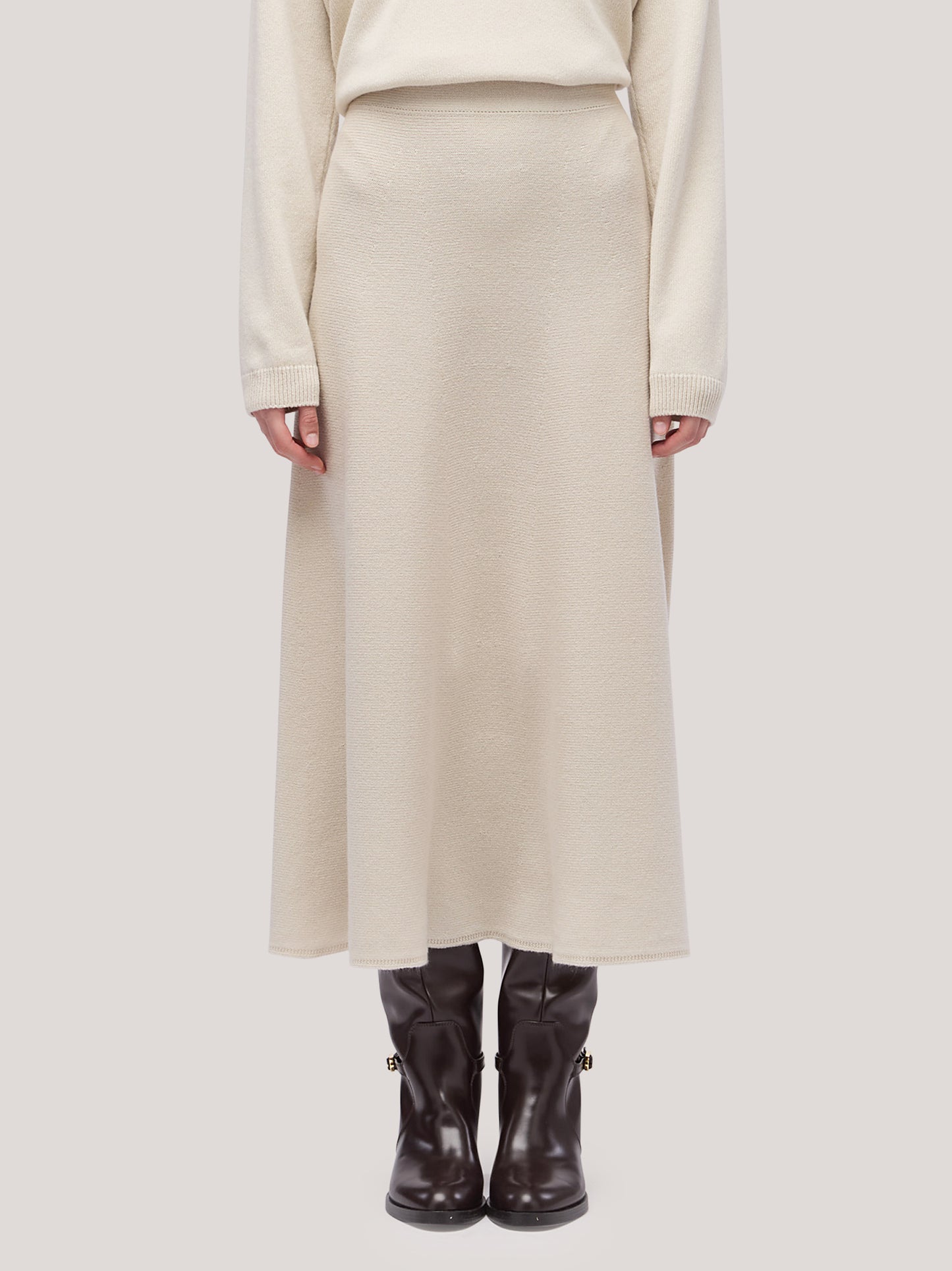 Long skirt in Essential Cashmere moon 260a62_fw26-3_106lun 74256054780230
