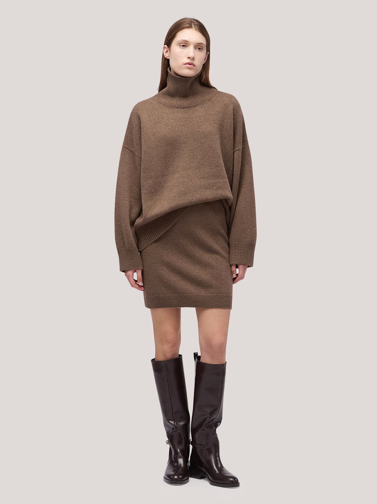 Dolcevita in Essential Cashmere terra 260a83_fw26-3_a31ter 74256073326918