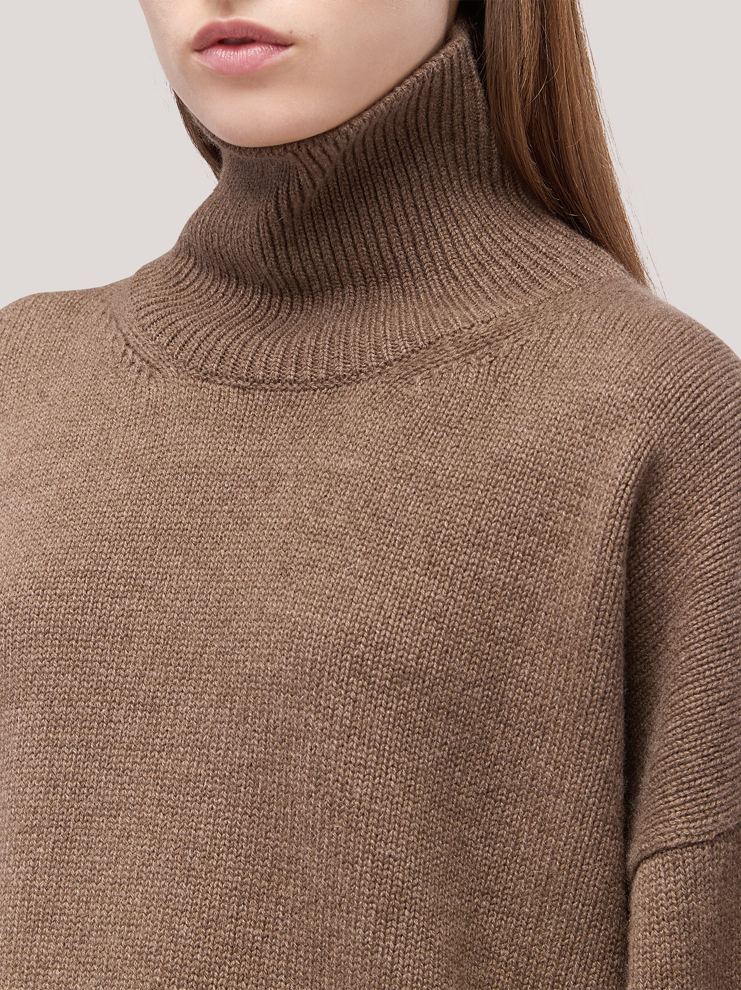 Dolcevita in Essential Cashmere terra 260a83_fw26-3_a31ter 74256073883974