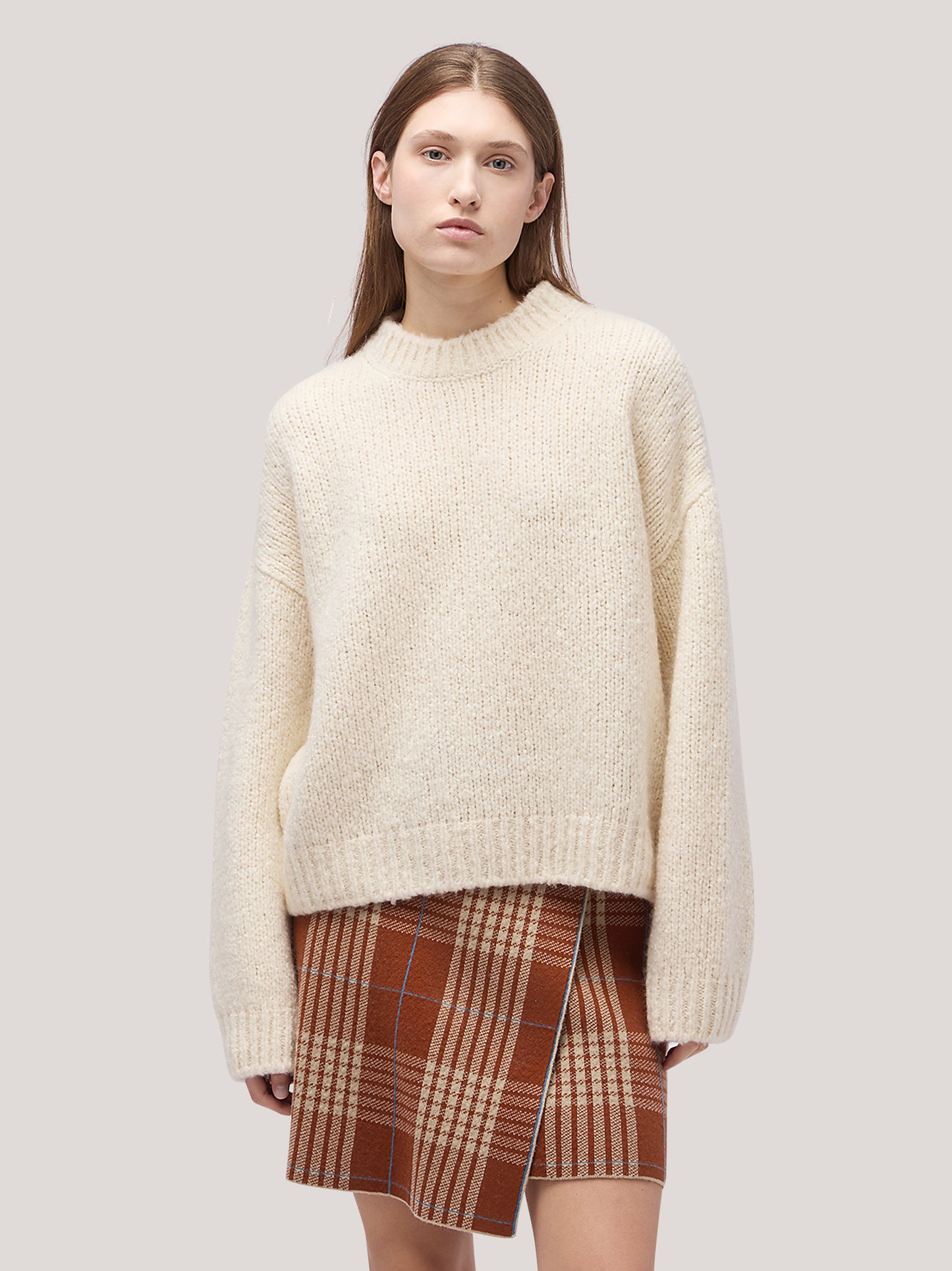 Maglia girocollo  in Cocooning cashmere bianco 260b00_fw26-2_217bia 74256086368582