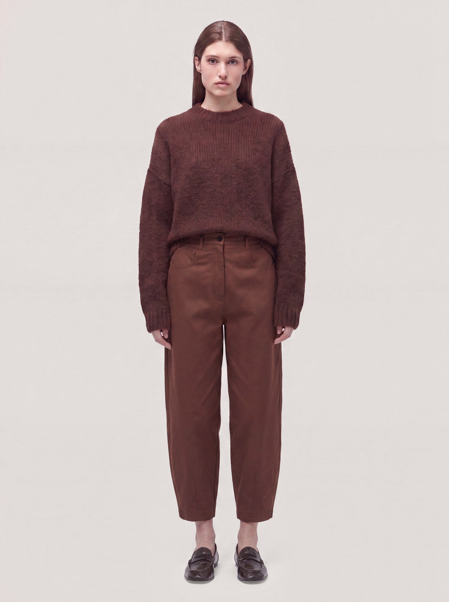 Long-sleeved crew-neck sweater in Cocooning Cashmere nut 260b00_fw26-2_492noc 74823962329414
