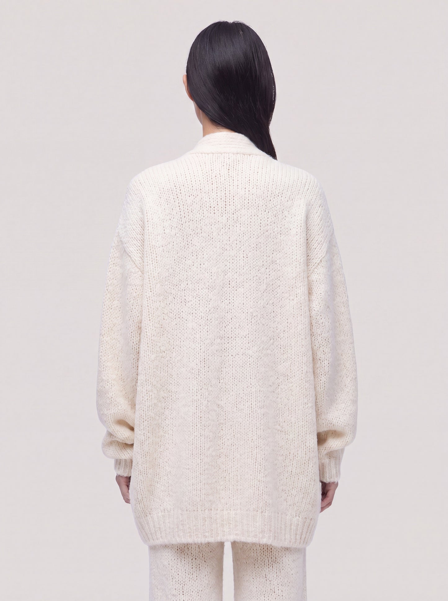 Cardigan con tasche in Cocooning cashmere bianco 260b02_fw26-2_217bia 74729942712646