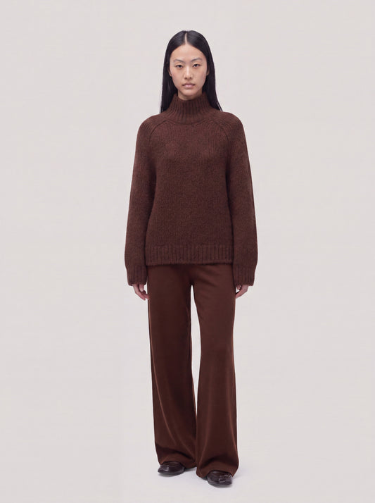 Lupetto in Cocooning Cashmere noce 260b03_fw26-2_492noc