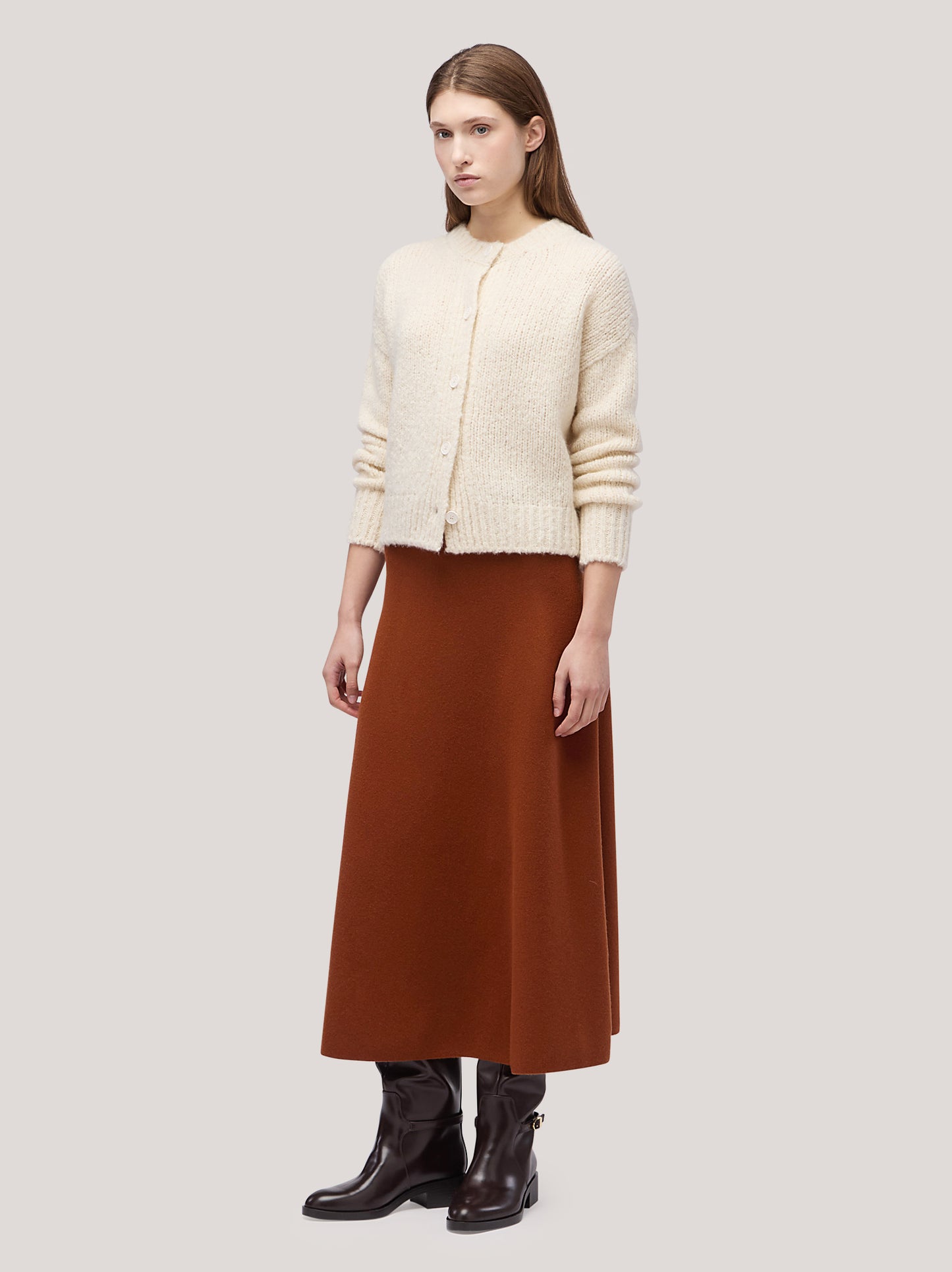 Long-sleeved crew-neck cardigan in Cocooning Cashmere white 260b04_fw26-2_217bia 74258731696454