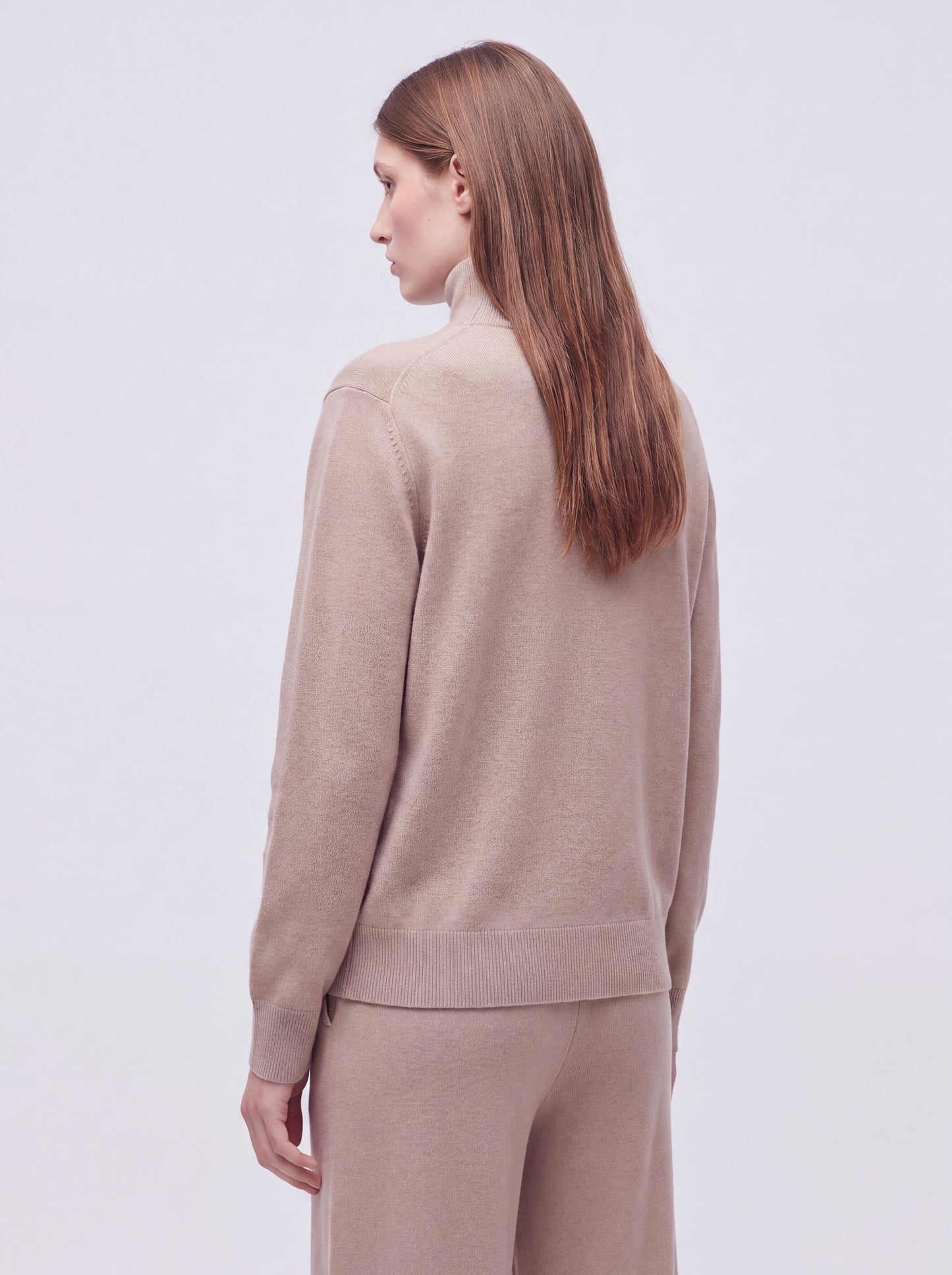 Long-sleeved saddle-shoulder mock-neck in Milano stitch dune 260r10_fw26-7_999dun 75191780376902