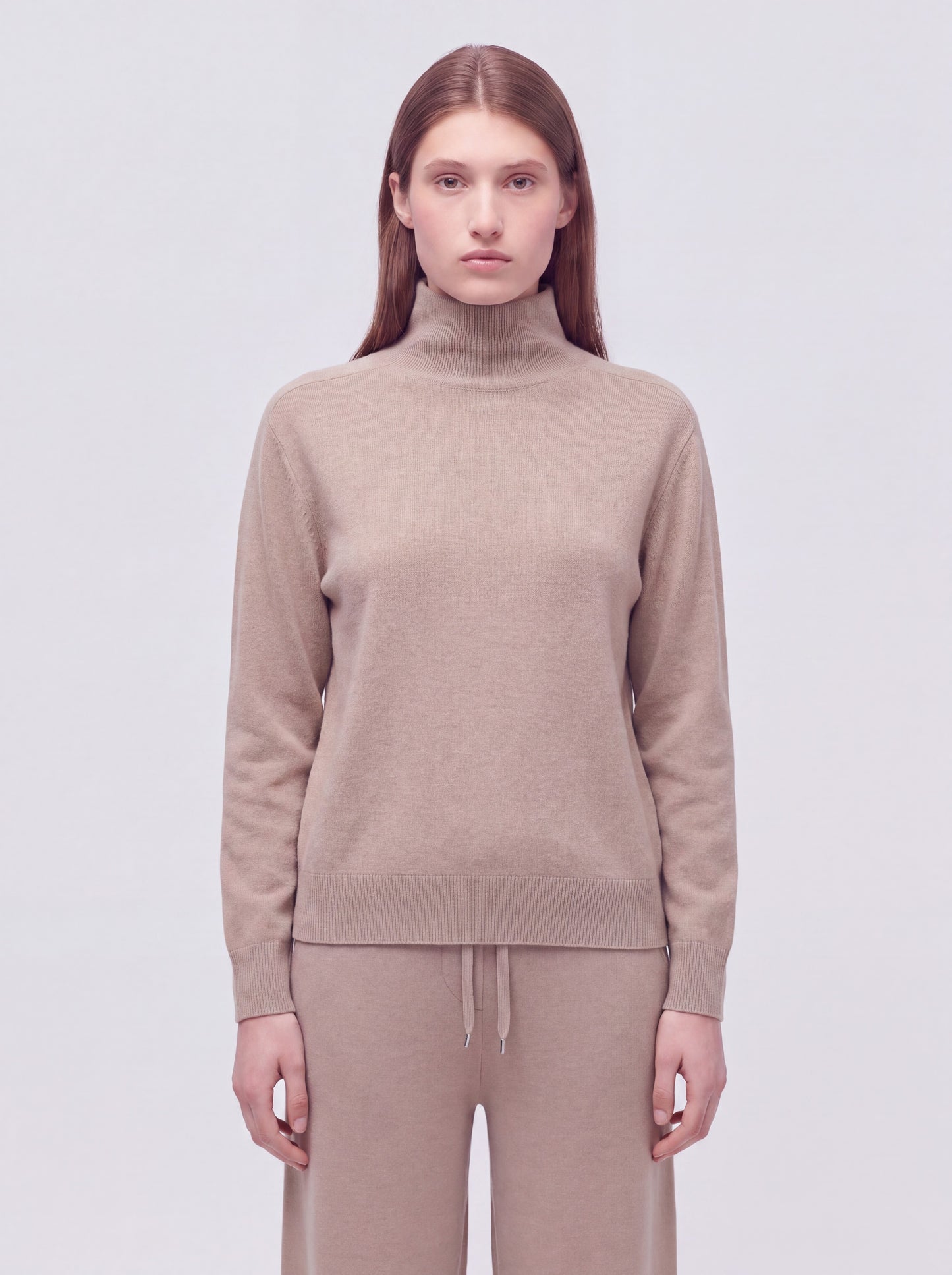 Long-sleeved saddle-shoulder mock-neck in Milano stitch dune 260r10_fw26-7_999dun 75191780409670