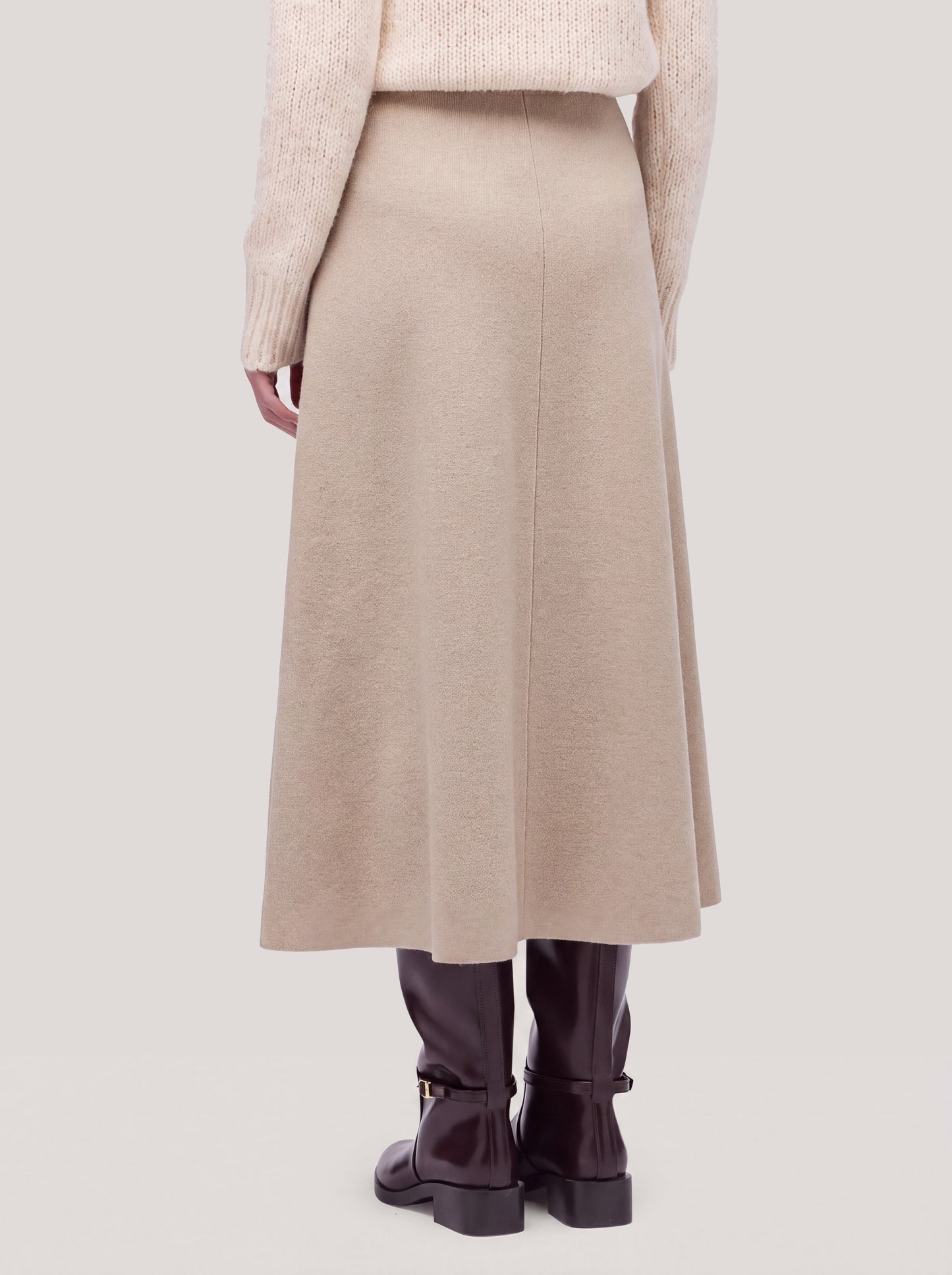Long flared skirt in Milano stitch knit dune 260r22_fw26-7_999dun 75194417185094