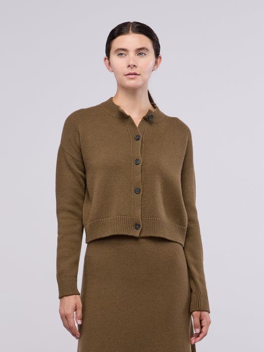 Cardigan girocollo manica lunga, Essential Lana Cashmere muschio 260r84_n_fw26-7_646mus